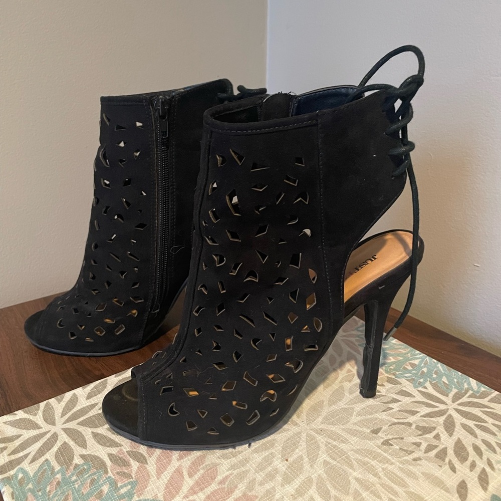 Black patterned heels